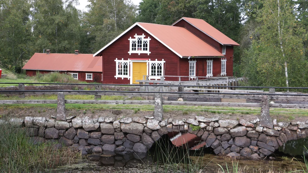 Kulturmiljöerna vid vatten, som här vid Haddaps Kvarn ska få högre status i länsstyrelsens klimat och miljöstrategi, tycker ledamöterna i kommunstyrelsens arbetsutskott.