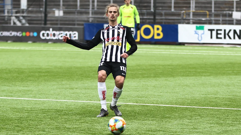 Sebastian Detterman har förlängt med Sylvia.