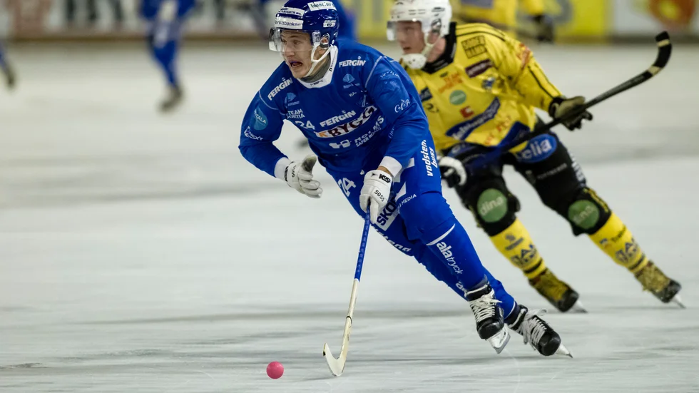 Fredrik Lönn skäret före i matchen mot Broberg. Mot Vänersborg menar IFK-mittfältaren att det är stenhårt jobb som gäller om den förlustfria sviten ska förlängas.