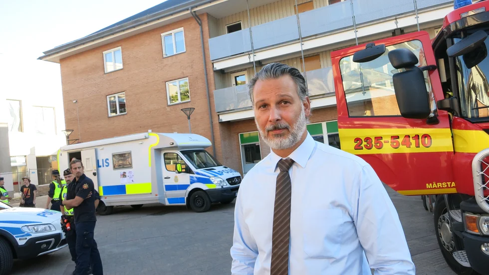 Thomas Mileborn säger att de kommer att försöka skapa trygghet både genom insatser från kommunen och i samarbete med polisen. Mer exakta besked kommer i eftermiddag.
