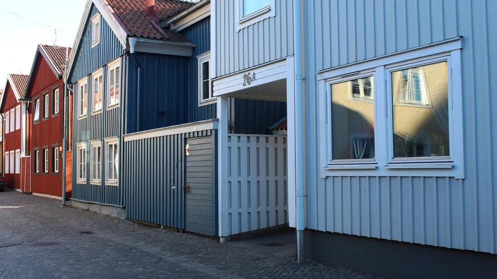 Grannar har överklagat ärendet till mark- och miljödomstolen. Kommunen anser att man får bygga restaurang.