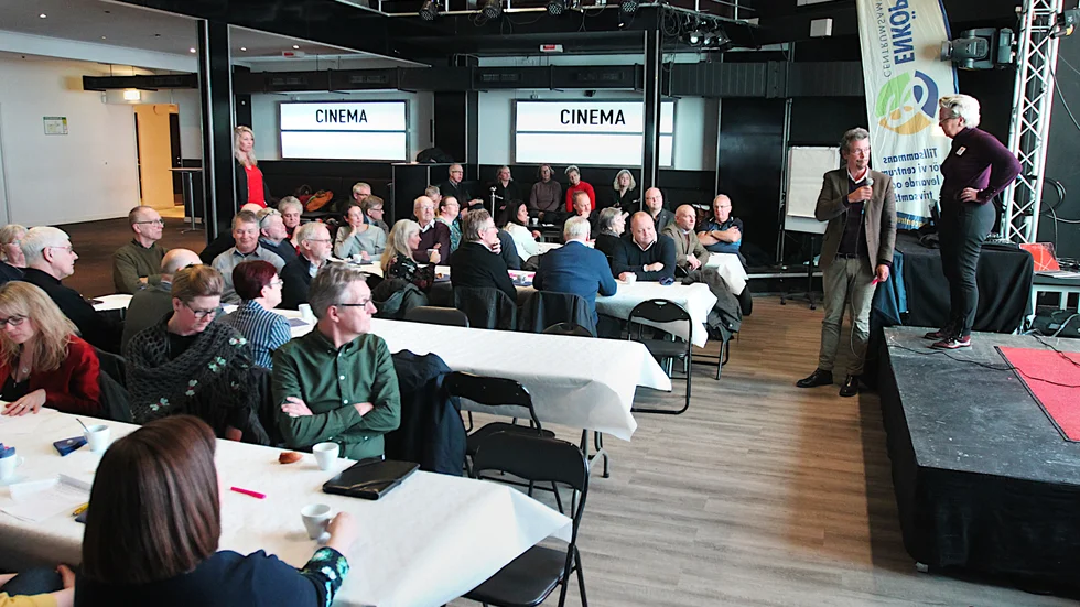 Ett 50-tal tjänstemän och politiker från kommunen deltog i det första mötet i arbetet med att få Enköping centrum utsett till Årets stadskärna.