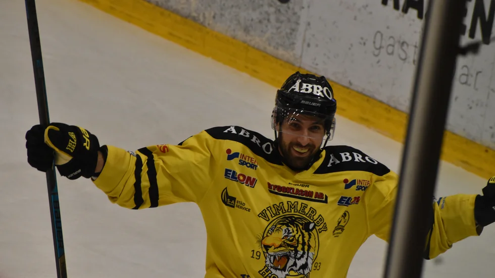 Kristoff Kontos gjorde två nya mål när VH vann mot Borås. 