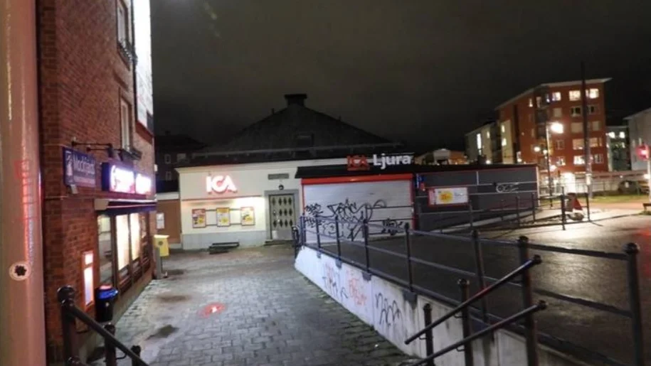 Ett larm om en personbil som brann inkom tidigt på torsdagsmorgonen.