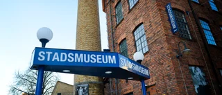 Stadmuseet kärleksbombas i manifestation