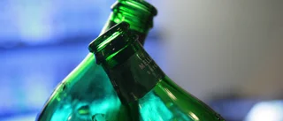 Krogpersonal slagen i huvudet med glasflaska