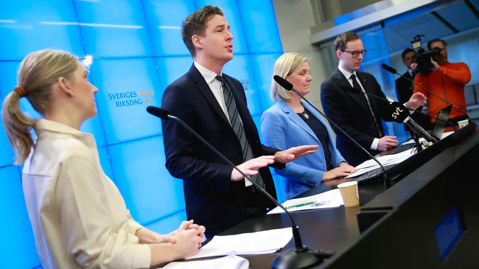 Karolina Skog (MP), Emil Källström (C), finansminister Magdalena Andersson (S) och Mats Persson (L) presenterade i måndags nya satsningar på kommuner och regioner.