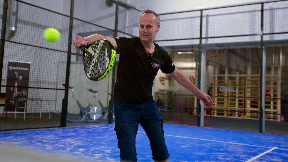 Ove Karlsson på Beach arena tog padeln till Linköping.