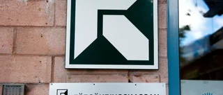Rikta upproret mot politikerna istället