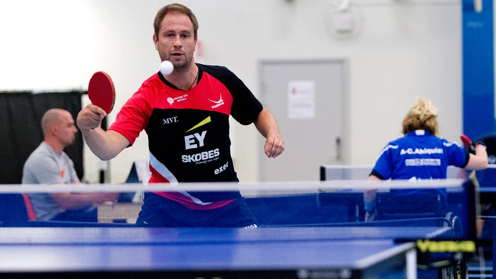 Anders Sjöstedt tog en nyckelseger när Västers BTK vann med 6-2 i superettans premiär mot Mölndal borta.