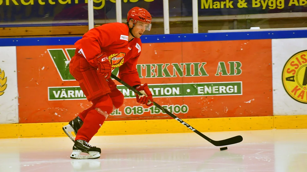 Victor Aronsson är tillbaka i Almtuna efter några år i Karlskrona och Modo. "Vi har kul ihop och det är sjukt viktigt."