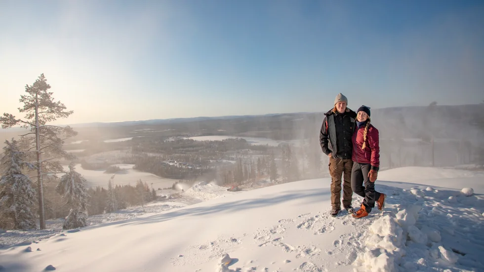Svante Andersson och Rebecca Gunnarstedt ger sig in i familjeföretaget Kåbdalis skidliftar.