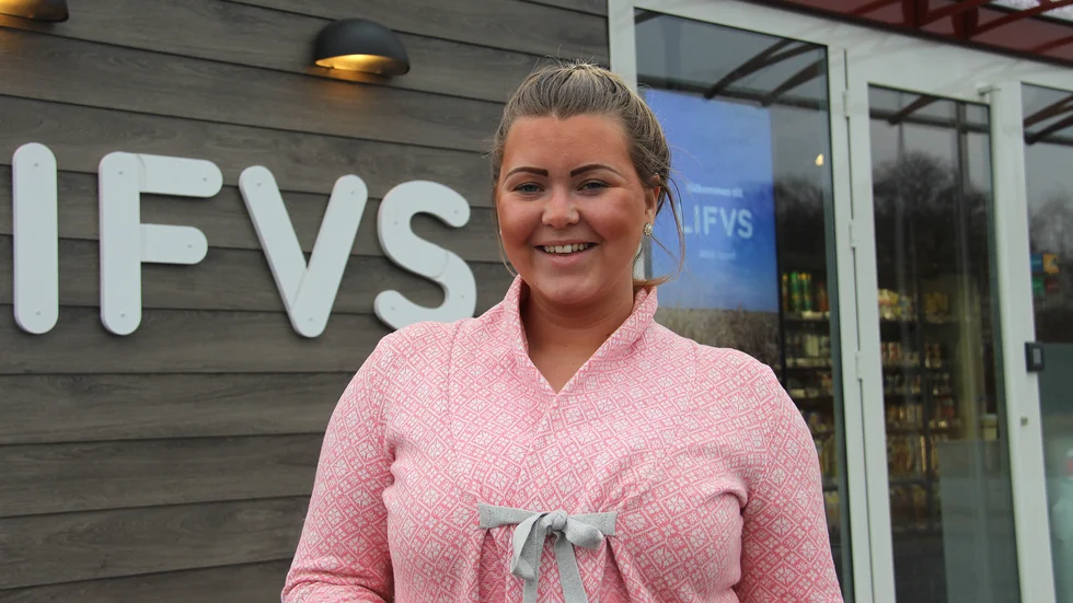 Ida Ohlsson, Lifvs butikschef, meddelar att företaget nu även öppnat sin obemannade livsmedelsbutik i Bredsand.