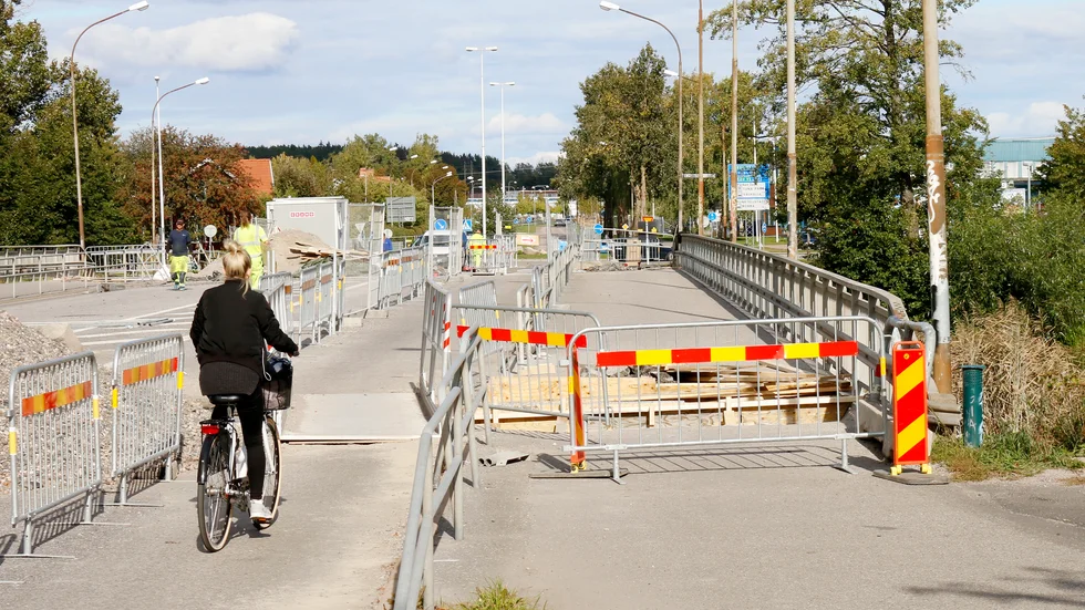 Även om Gasverksbron varit en enda stor byggarbetsplats i flera månader  så har den varit öppen för både fotgängare och cyklister hela tiden.