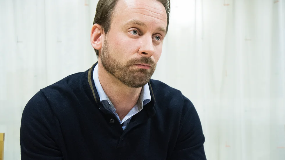 AF:s kris i Norrbotten. Totalt nio kontor i kommunerna kommer att försvinna helt. "De arbetslösa som inte har ekonomi, saknar datavana, eller har läs- och skrivsvårigheter, får det väldigt svårt nu", säger Daniel Nilsson, AF-chef i Luleå.