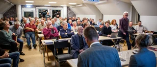 Gardell rycker in när Centern lämnar walkover