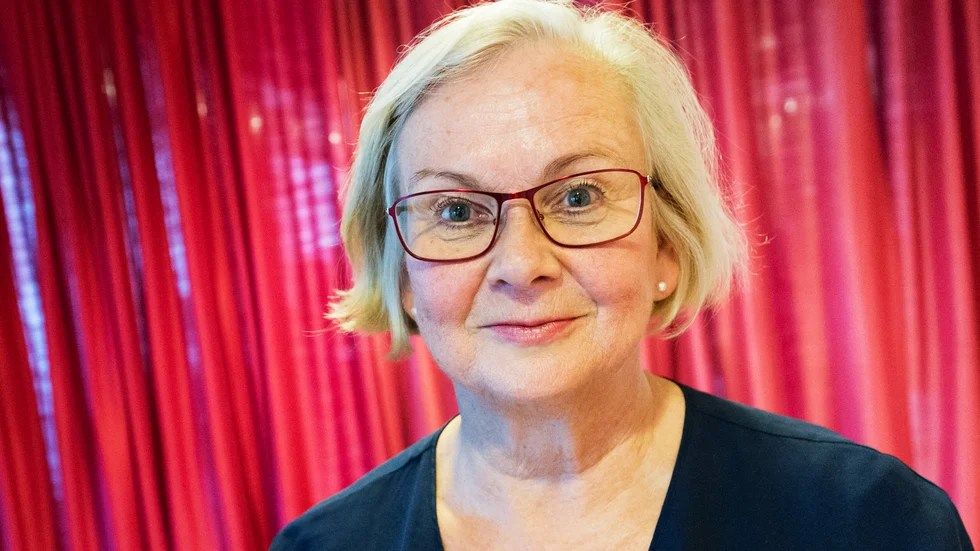 Elisabeth Lax, tidigare kulturchef för Region Norrbotten, var en stark pådrivande kraft för förverkligandet av ett länskonstmuseum i Kiruna. Hon är mycket bekymrad över Konstmuseet i Norrs stagnerade utveckling. "Länskonstmuseet håller på att rinna oss ur händerna", säger hon.