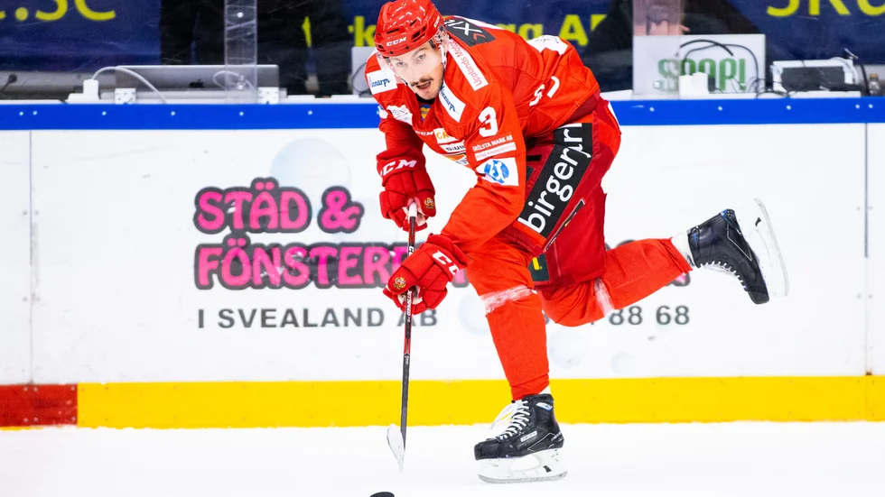 Det är slutspelat för Nikolai Belov i Almtuna. Ryssen kommer i stället att spela i Modo enligt flera uppgifter.