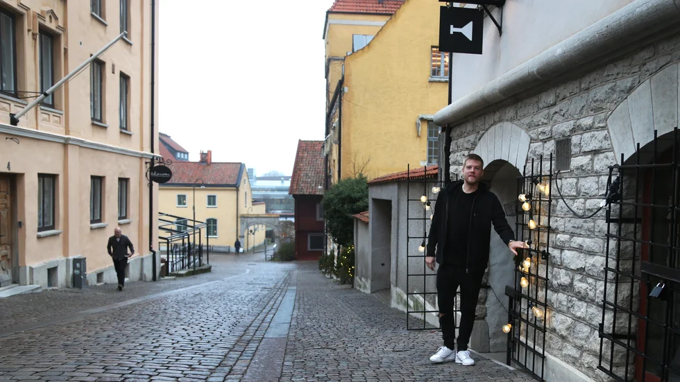 Den lilla entrén skall under våren bytas ut mot en större i korsningen Mellangatan - Hästgatan. 