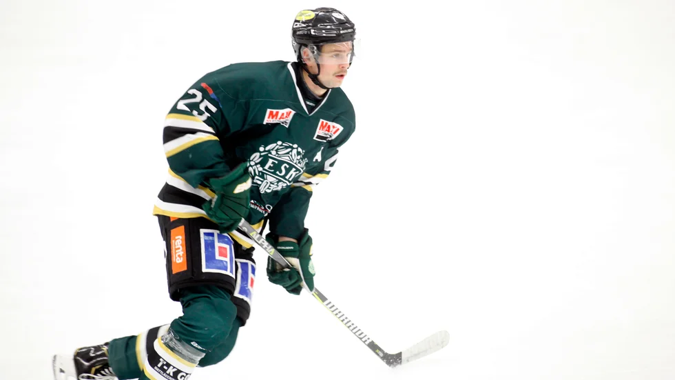Adam Lidström (bilden) och Kevin Lidström har fått sällskap i ESK av ytterligare en broder efter lillebror Samuels ankomst till klubben. 