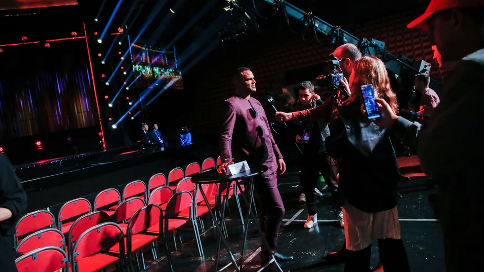 Mohombi är en av favoriterna till seger på lördag och på pressträffen i Coop Norrbotten Arena konstaterade han att han var på plats för att tävla.