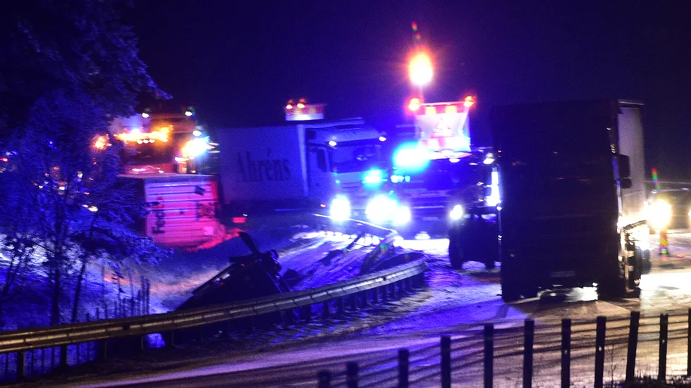 Flera olyckor inträffade på E4 i höjd med Tystberga torsdagskvällen.