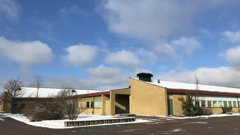 På platsen där den mögelsskade Tessinskolan ligger finns planer på ett torg med butiker och bostäder. 