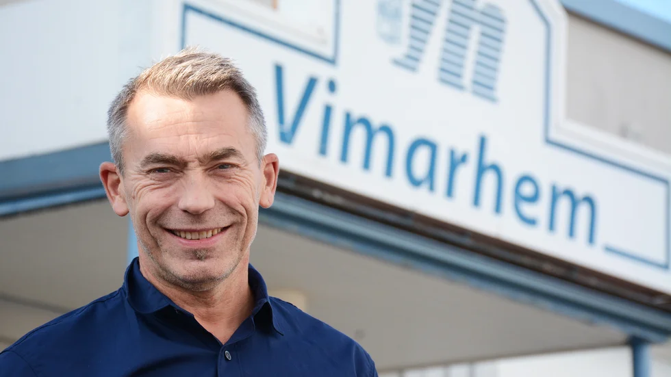 Johan Oléhn är vd för det kommunala bostadsbolaget Vimarhem som nu höjer hyran med 2,25 procent för hyresgästerna i de 1 330 lägenheterna i Vimmerby kommun.