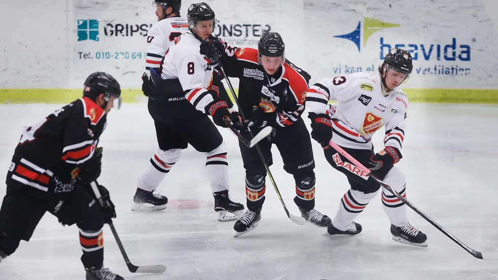 Åker/Strängnäs hade ingen angenäm afton i Haninge och fick lämna tabellfyran med en 1-3-förlust. 