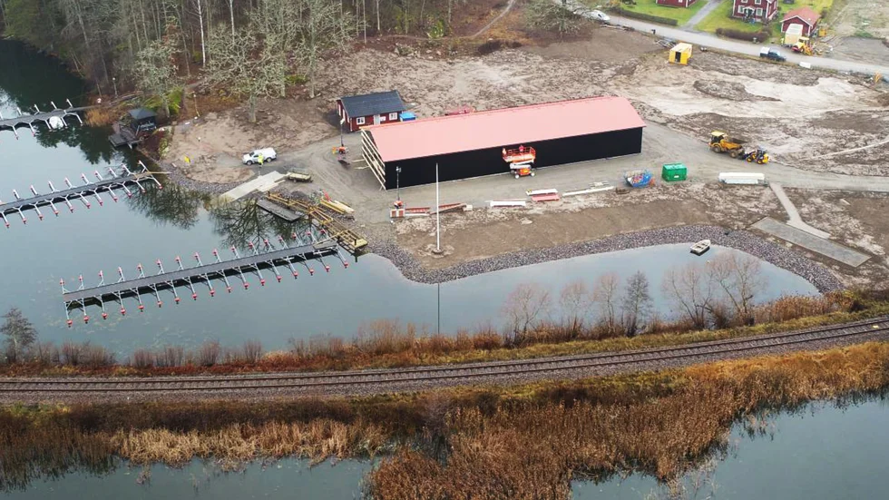 Saneringen av Bestorp båthamn har pågått sen i februari och nu är området säkert att vistas i. Båtklubbens nya båthus är på plats och nu återstår endast plantering av skog, gräs och lagning av asfalt.