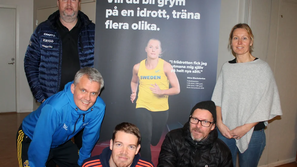 Tillsammans. Hans Wetterhall och Lollo Bladh från Östergötlands idrottsförbund tillsammans med Pär Beckne, IFK Motala Bandy, Marcus Egnell, Borens IK, och Stefan Svärd, Motala AIF Hockey. 17 föreningar har anslutit till Samsyn-idén.
