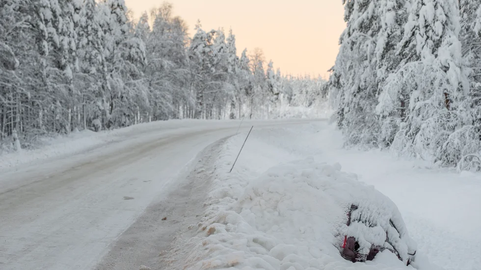 Underhållet på inlandsvägarna har debatterats hårt under åren, särskilt då vad gäller 373:an. Nu menar skribenten att det är minst lika illa på 95:an genom Glommers.