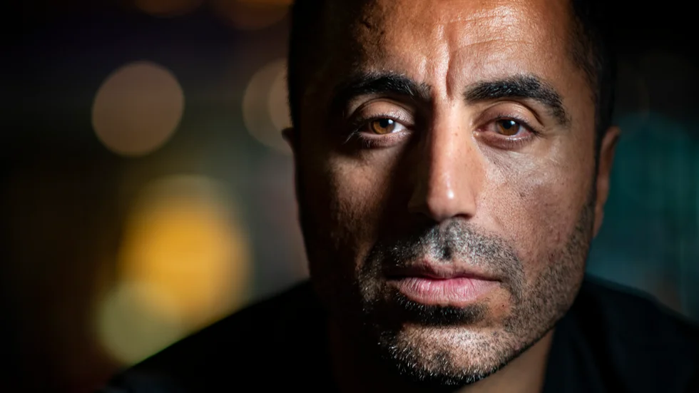 Özz Nûjen firar 20 år på scenen i Eskilstuna den 11 december.