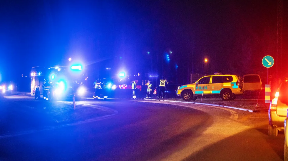 Räddningstjänst och polis arbetade i rondellen vid Terra Nova södra.