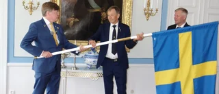 Lions Club Luleå tog emot fana på Nationaldagen