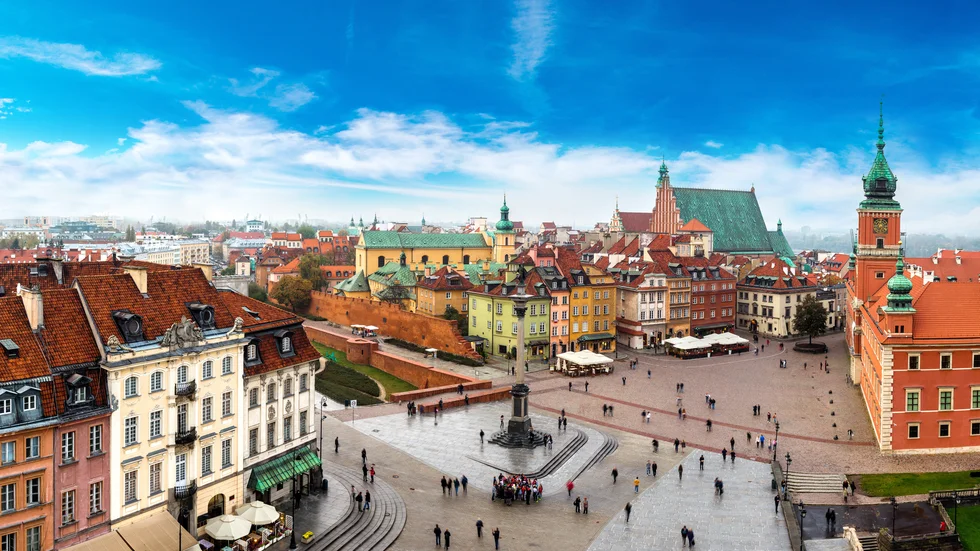 Semester i Warszawa? Polen är ett av de europeiska länder som lättar på restriktionerna inför sommaren. Arkivbild.