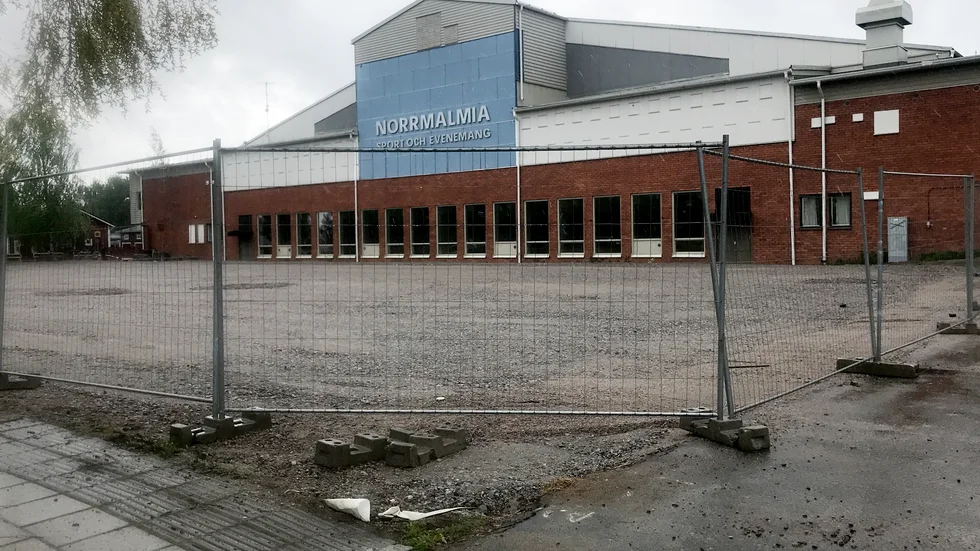 En ny parkering tar form vid Norrmalmia sporthall.