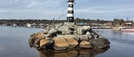 Läsarbilden: sjösättning vid den gamla fyren