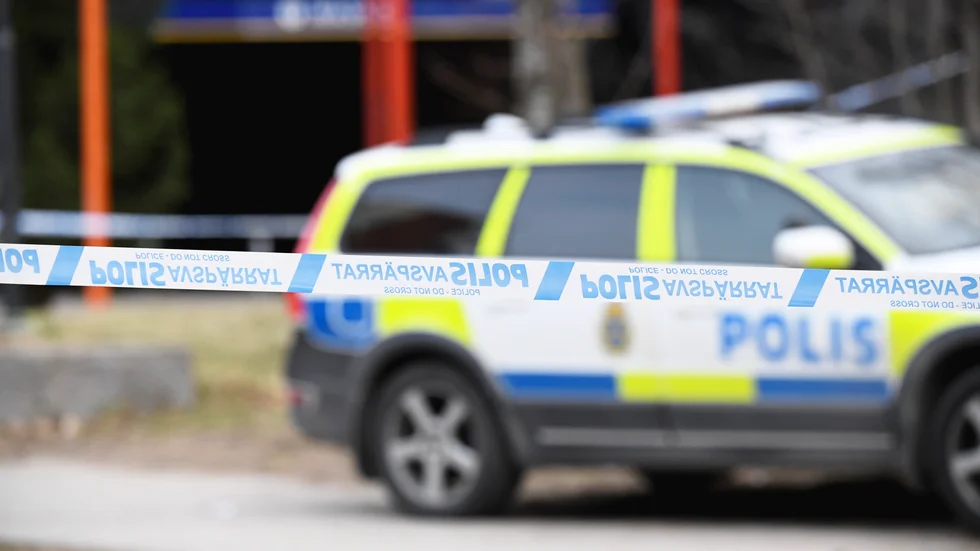 En man i 20-årsåldern har förts till sjukhus med stickskador. Arkivbild.