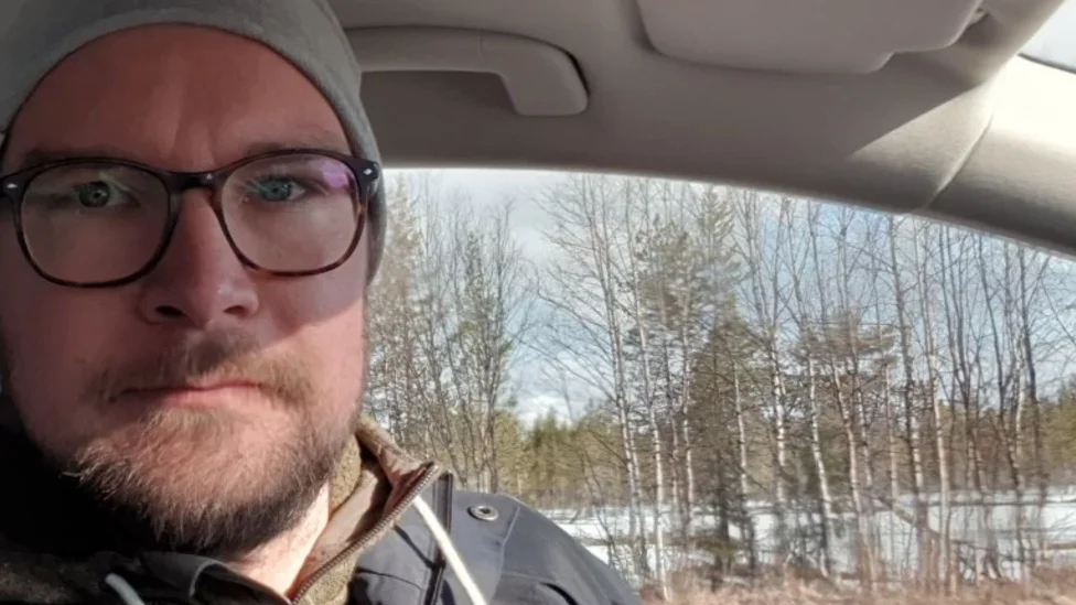 "Kollegan tittade på mig och sa att nu är det dags att sticka. Vi tog på oss gruvhjälmarna och sprang till bilen och körde upp" säger Jonny Kumpula. 