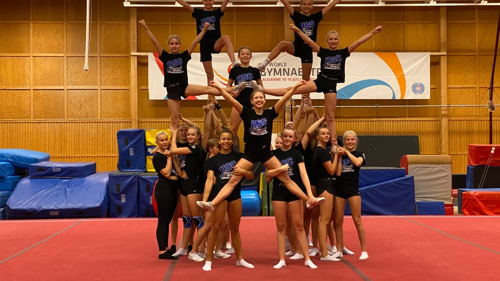 Cheerleadinglaget Excaliburs, som är en del av GF Uppsalaflickorna.