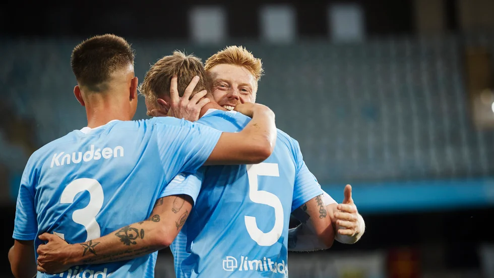 Malmös Jonas Knudsen, Søren Rieks och Anders Christiansen jublar i cupkvartsfinalen mot AIK.