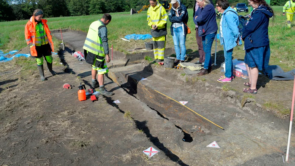 Kölen till vikingatidens Gjellestadskepp har tidigare grävts fram i en utgrävning utanför Halden i Norge. Arkivbild.