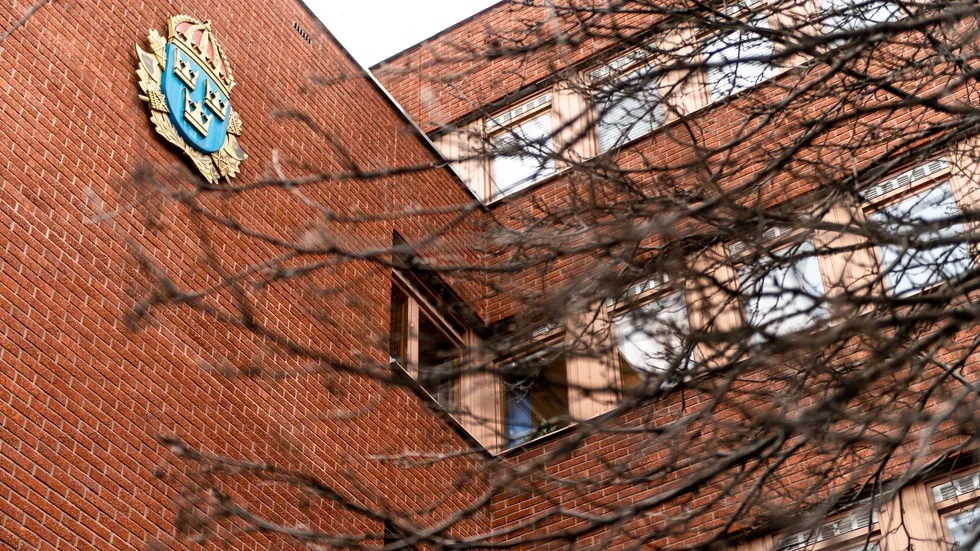 Sex personer sitter sedan tidigare häktade misstänkta för delaktighet i kidnappningen, nu har ytterligare två personer gripits av polis i södra Sverige. 