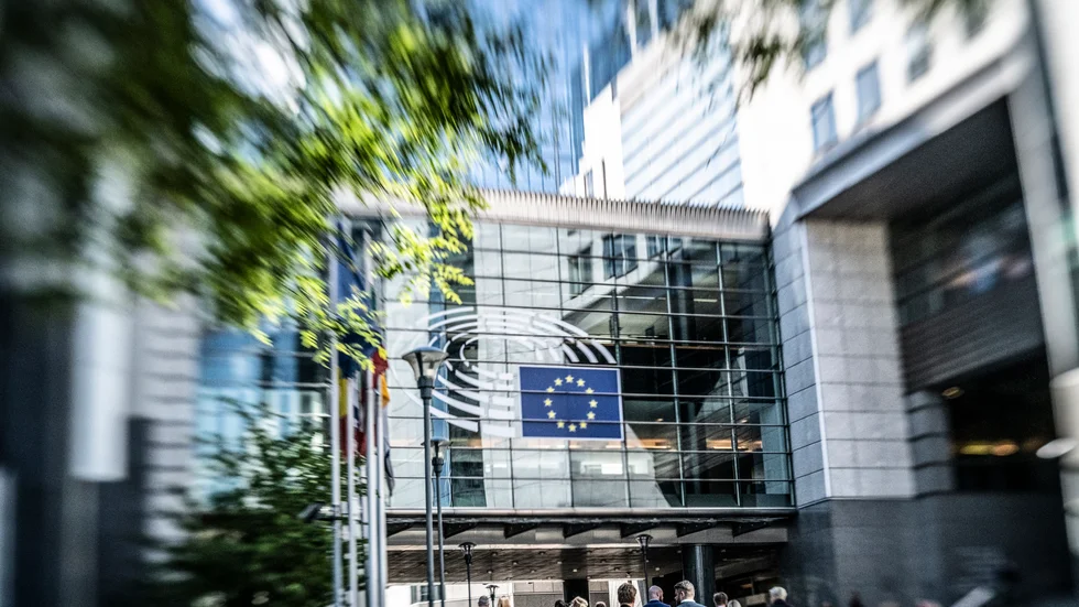 Svenskarnas EU-kunskaper måste stärkas om unionen ska demokratiseras.