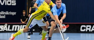 Värvar hem center från superligan