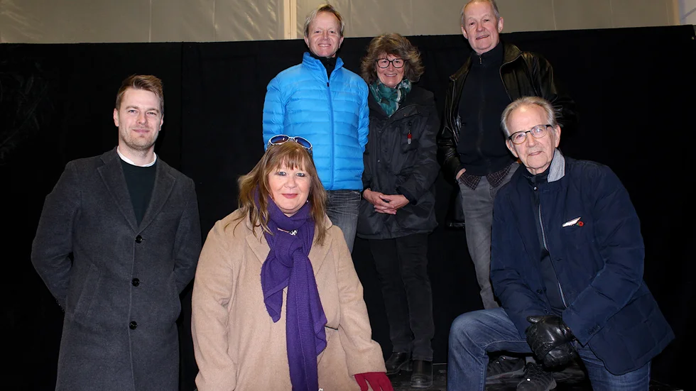 Det planeras för sommarteater på Löfstad även i år. I ensemblen ingår bland annat Lars Fager, Suzanne Ernrup, Christian Zell, Carina Perenkranz och Claes Weinar. Nederst till vänster syns Per Stålebro.