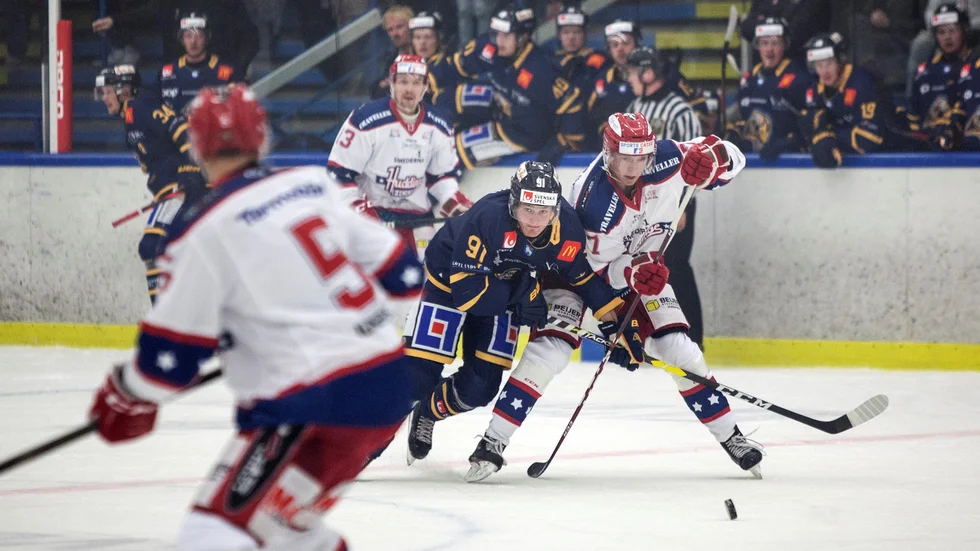 Det stormar kring tv-rättigheterna i Hockeyettan.