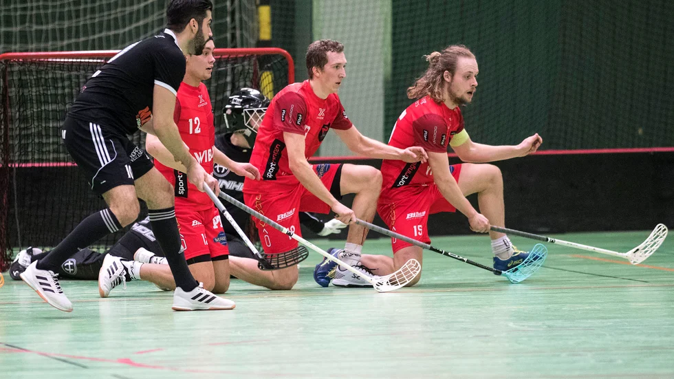 Två lag från Wibax är med i kommande division 1-serie. Men frågan är när serien kan ha sin premiär?