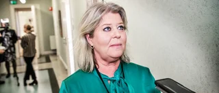 Lena Hallengren borde släppa den sargen